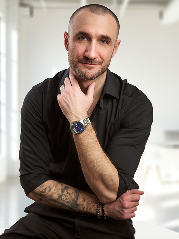 SIMON JAMES